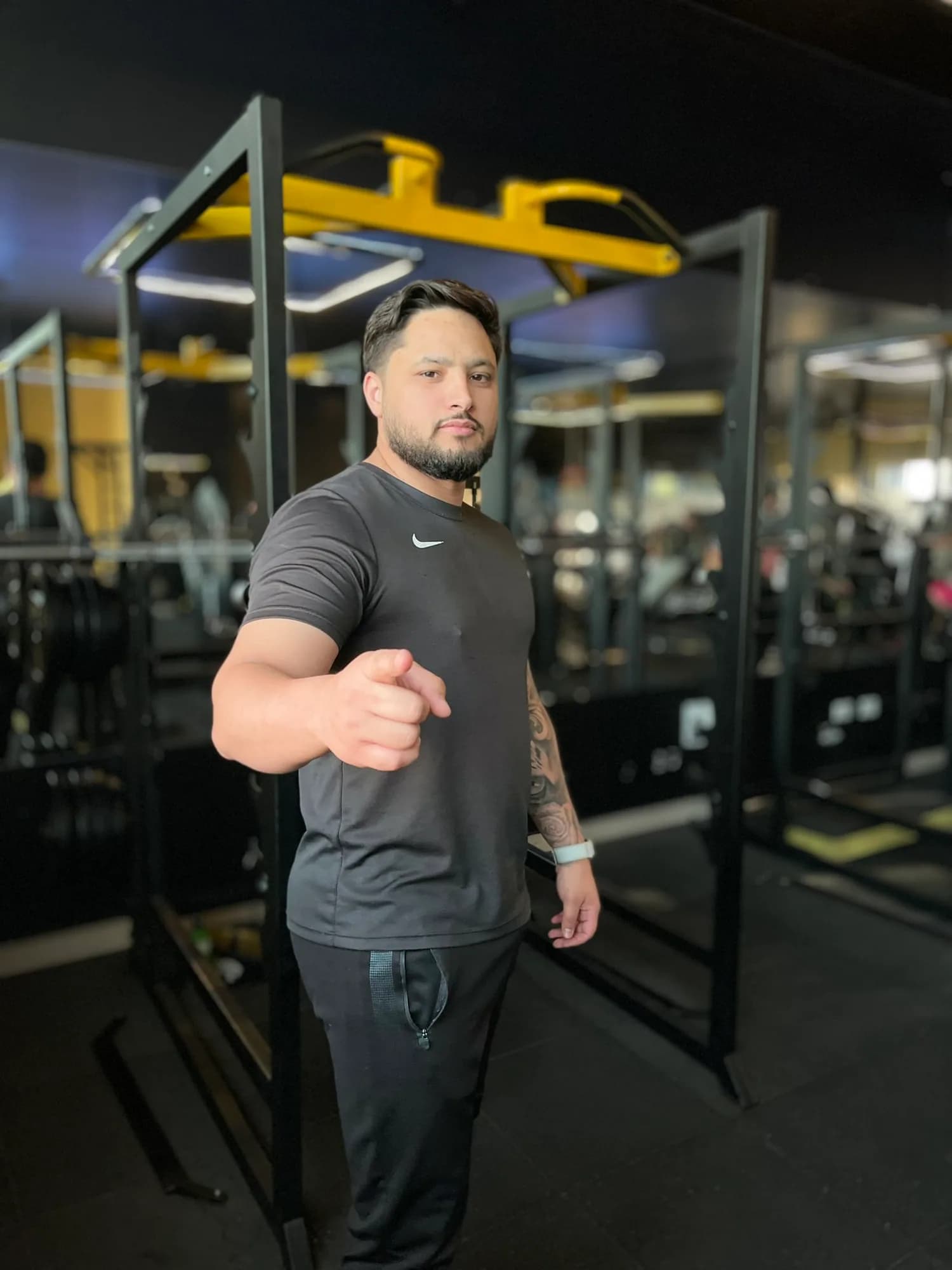 Everson Martins, personal trainer, convidando para avaliação personalizada.
